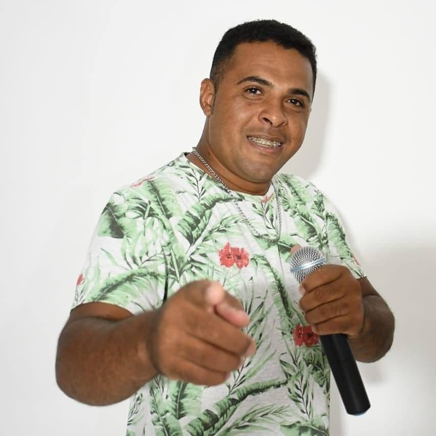 Currais chora a perda do Cantor Toni Melo aos 42 anos
