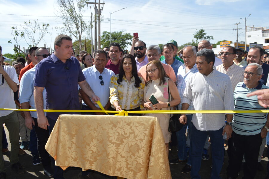 Bom Jesus Celebra 85 Anos: Nestor Elvas Inaugura Ponte, canteiro central e faz entrega de veículos