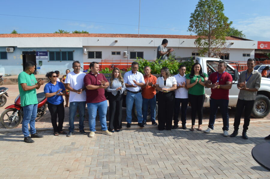 Currais-PI Celebra 29 Anos com Inaugurações no Bairro Água Branca e distribuição de mudas