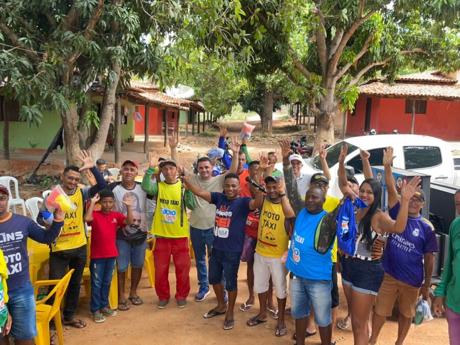 Fábio Lins fortalece vínculos com os Moto taxistas Cristino-castrenses na confraternização de Fim de Ano
