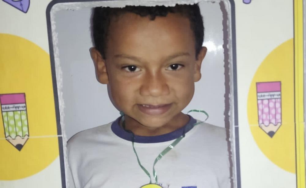 Tragédia no Sul do Piauí: Criança de 7 anos morre atropelada ao descer de Ônibus Escolar