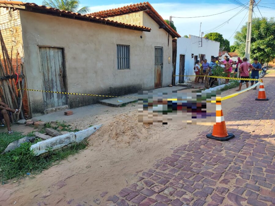 Homem é morto com tiro de arma de fabricação caseira na porta de casa em Cristino Castro