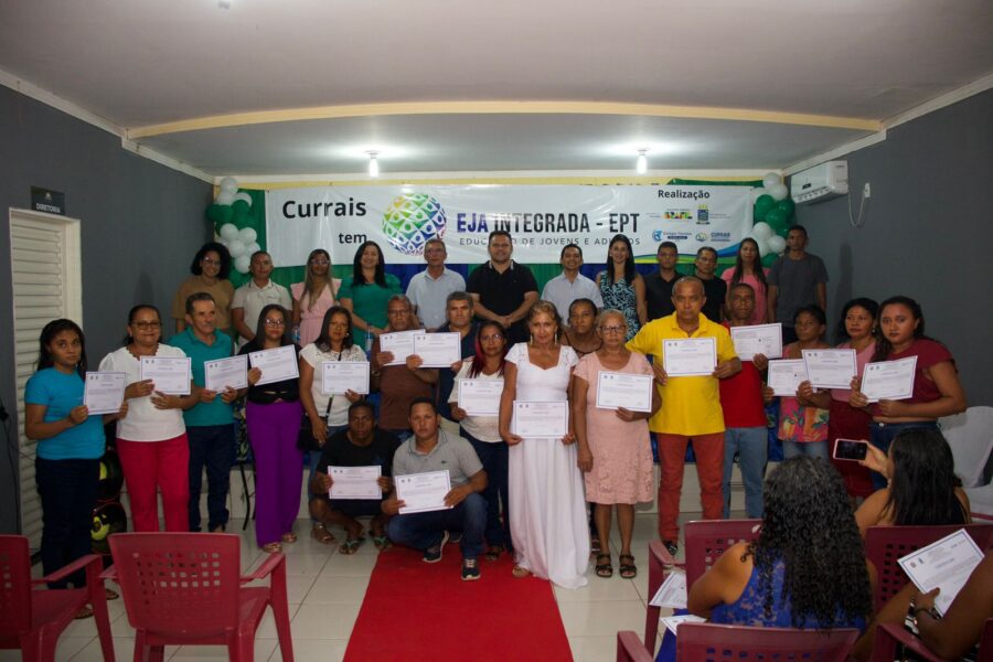 Educação de Currais comemora formatura da primeira turma EJA FIC