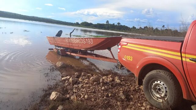 Três pessoas morrem afogadas após canoa virar em açude de Santa Cruz dos Milagres