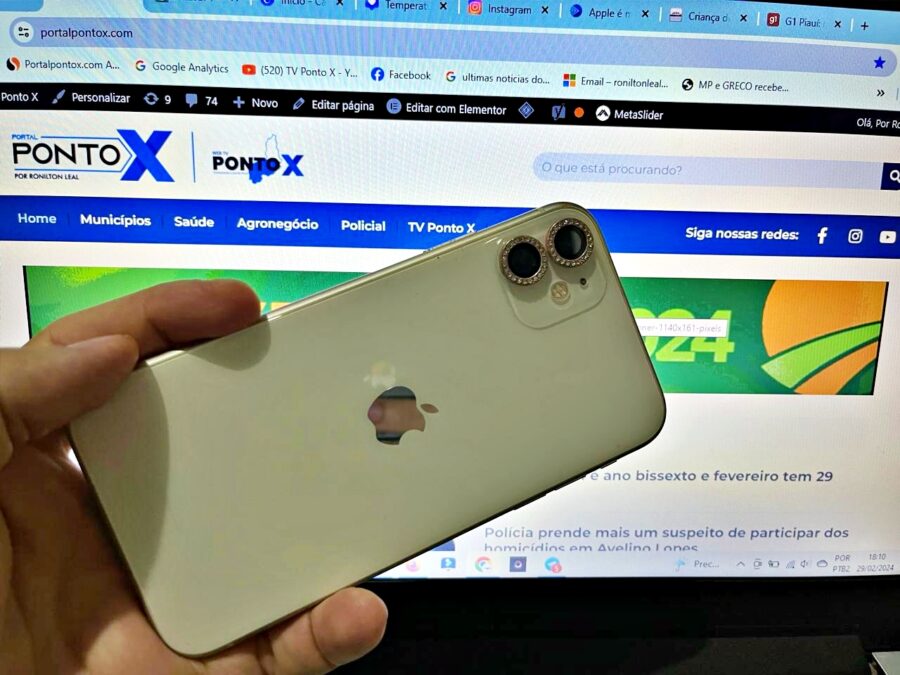 Apple é multada em mais de R$ 2 mi por vender aparelhos celulares sem carregador