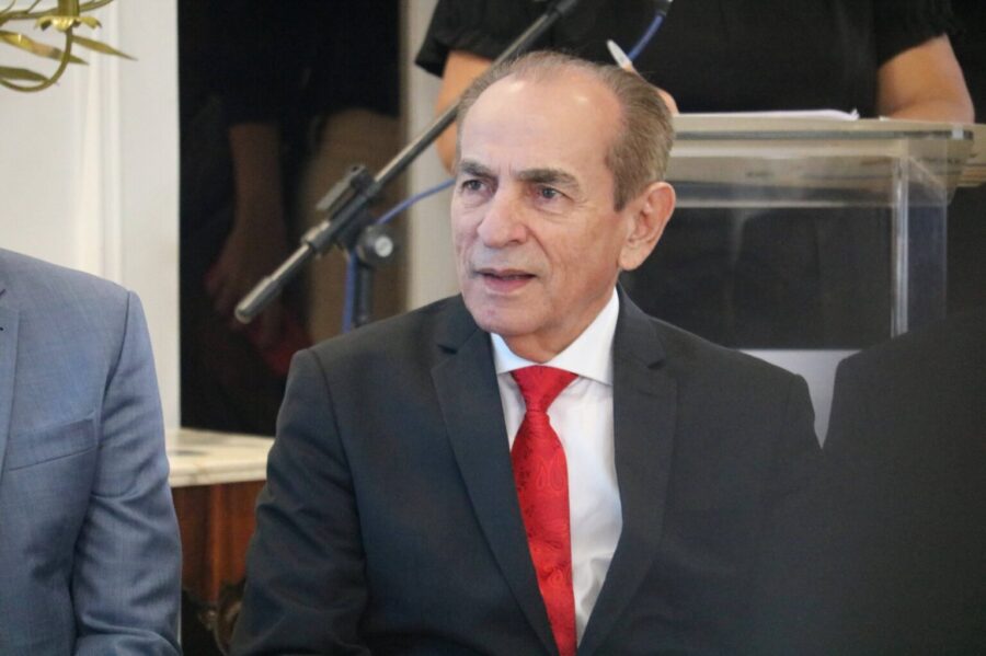 Marcelo Castro se reúne com líderes do Senado e defende fim da reeleição