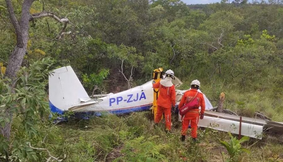 Três pessoas morrem em acidente de avião no município de Barreiras-BA