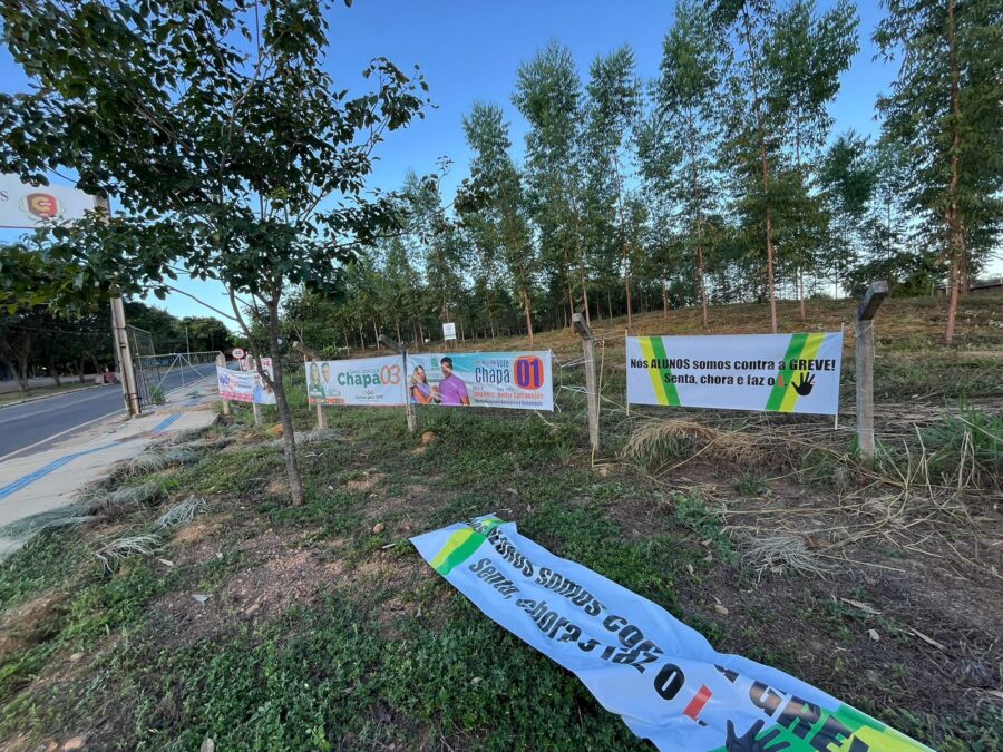 Polêmica entre Alunos da UFPI/CPCE de Bom Jesus devido a faixa contra greve dos Professores