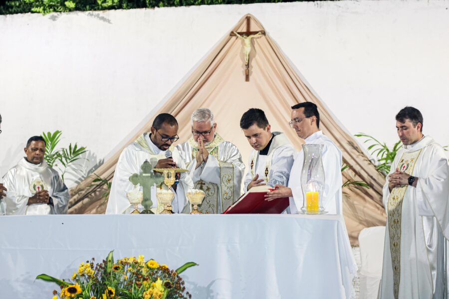 Ordenação Sacerdotal do Pe. Genildo Guarino da Silva em Alvorada do Gurguéia