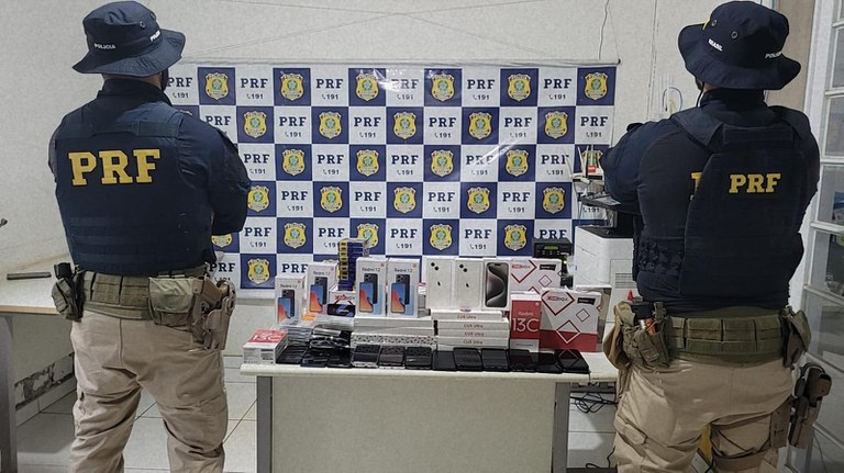 PRF apreende 61 aparelhos eletrônicos sem nota fiscal em Bom Jesus, Sul do Piauí
