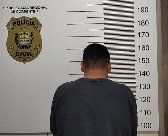 Homem que confessou matar desafeto com tiro após briga em Corrente é preso