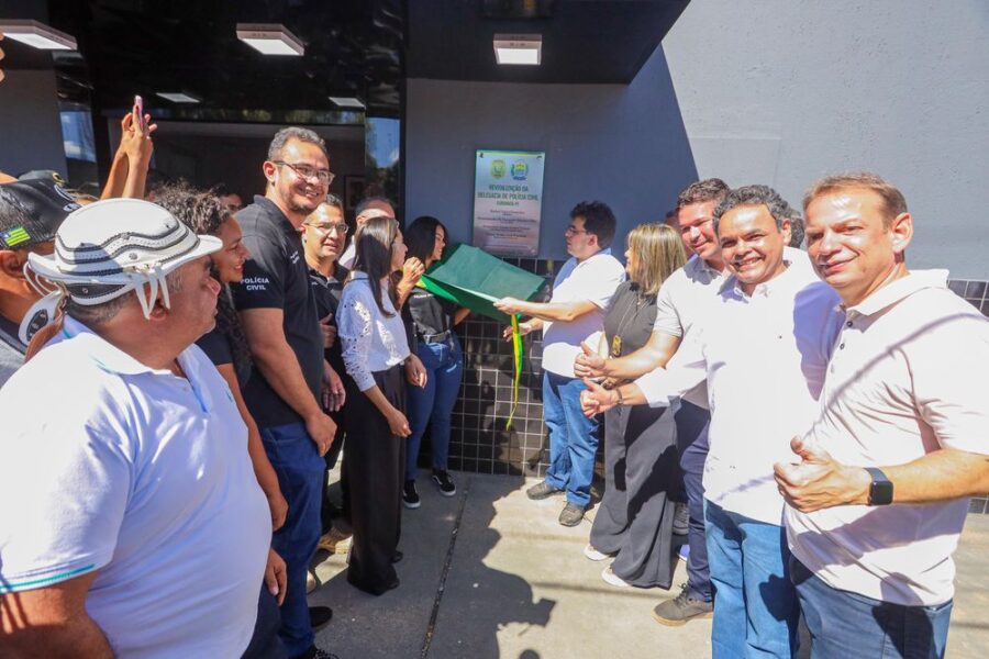 Governador entrega recuperação de 173 km de rodovias e delegacia em Curimatá