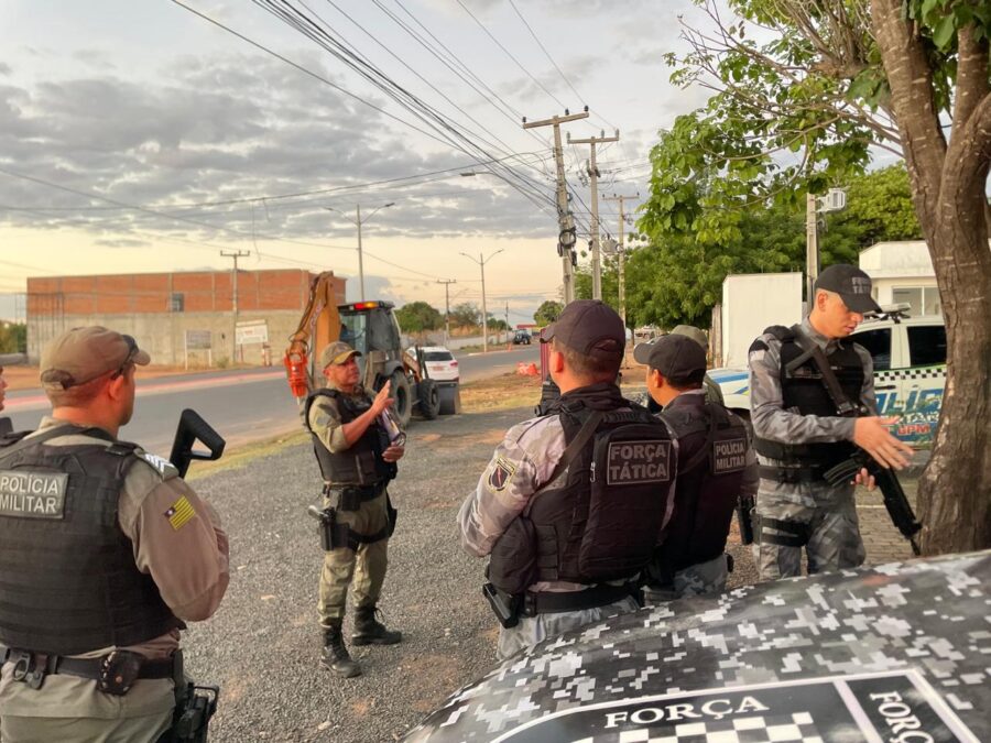 Polícia Militar interrompe construção irregular em área destinada a novo Batalhão em Bom Jesus