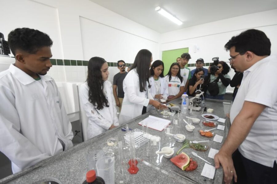 Rafael Fonteles entrega reforma de escola que vai beneficiar mais de 280 estudantes em Alvorada do Gurguéia