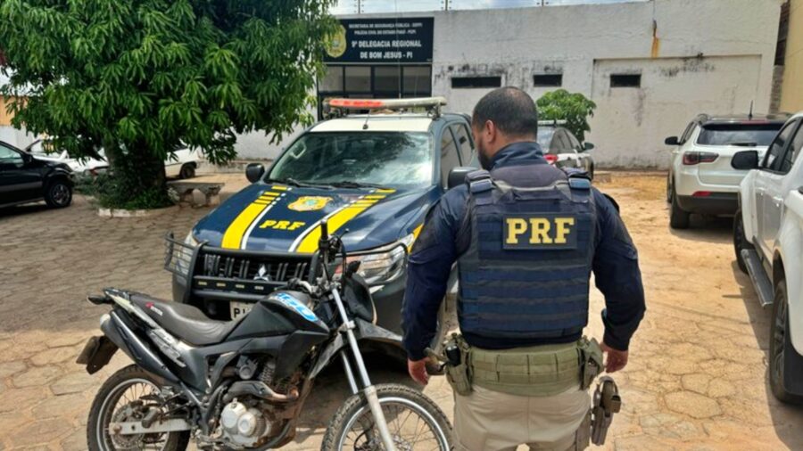 PRF prende homem por receptação de veículo roubado e uso de documento falso em Cristino Castro