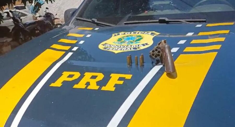 PRF no Piauí apreende arma de fogo carregada com 5 munições na cidade de Cristino Castro