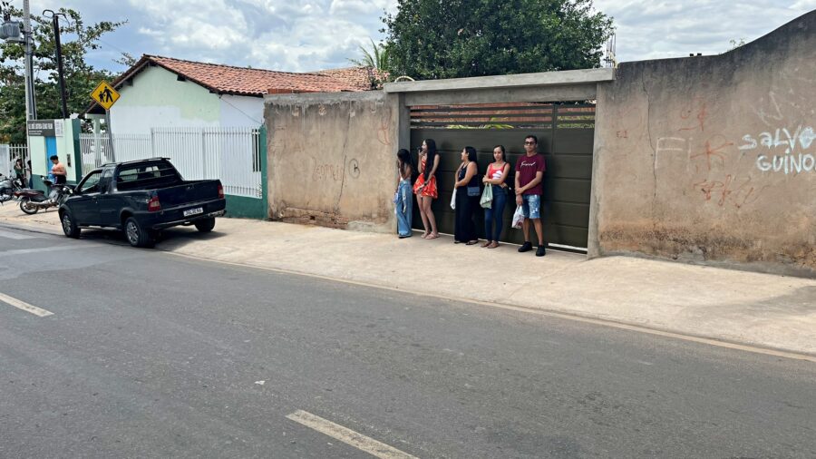1º Dia de Enem em Bom Jesus marcado por calor intenso e busca por sombra (Foto: Portal Ponto X)