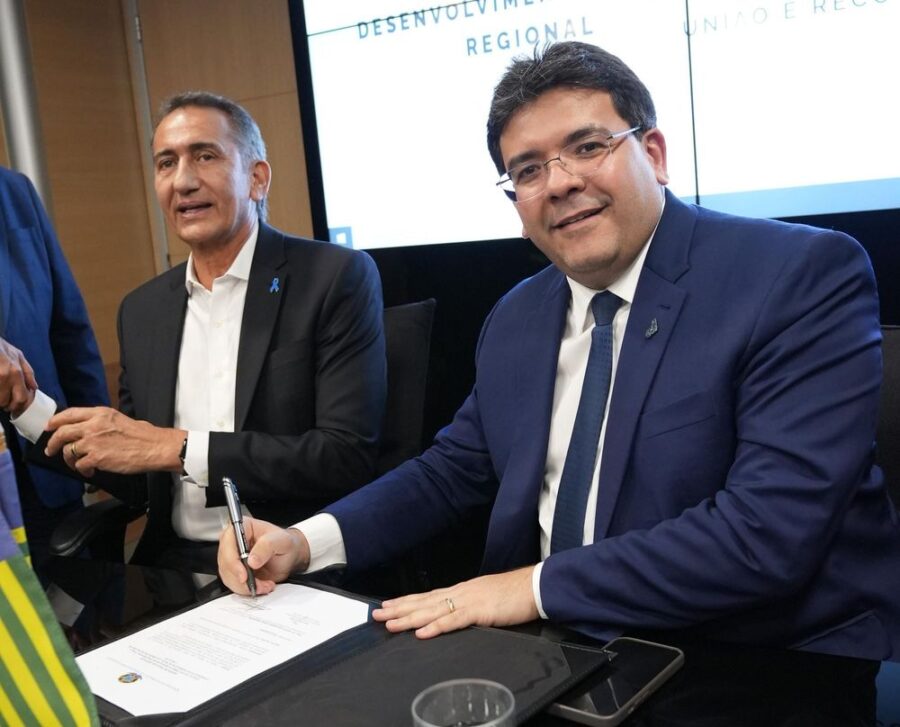 Ministro assina ordem de serviço para construção da Nova Algodões no Piauí