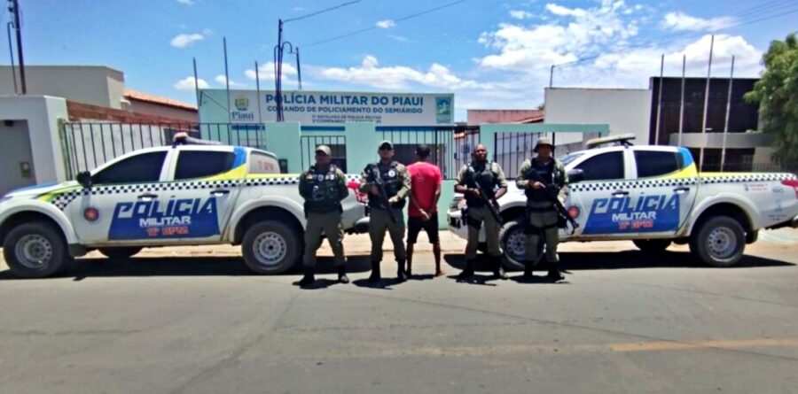 Suspeito de latrocínio é preso em Guaribas após denúncias sobre seu paradeiro