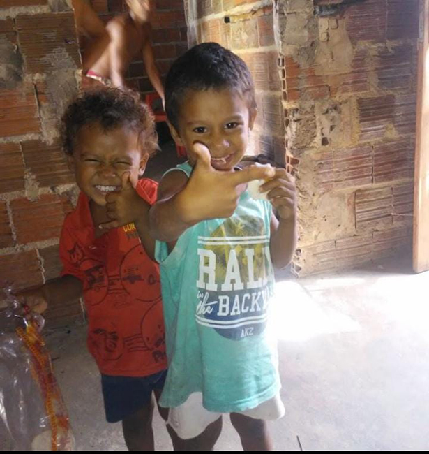 Irmãos morrem após comerem cajus com chumbinho (Foto: Divulgação)