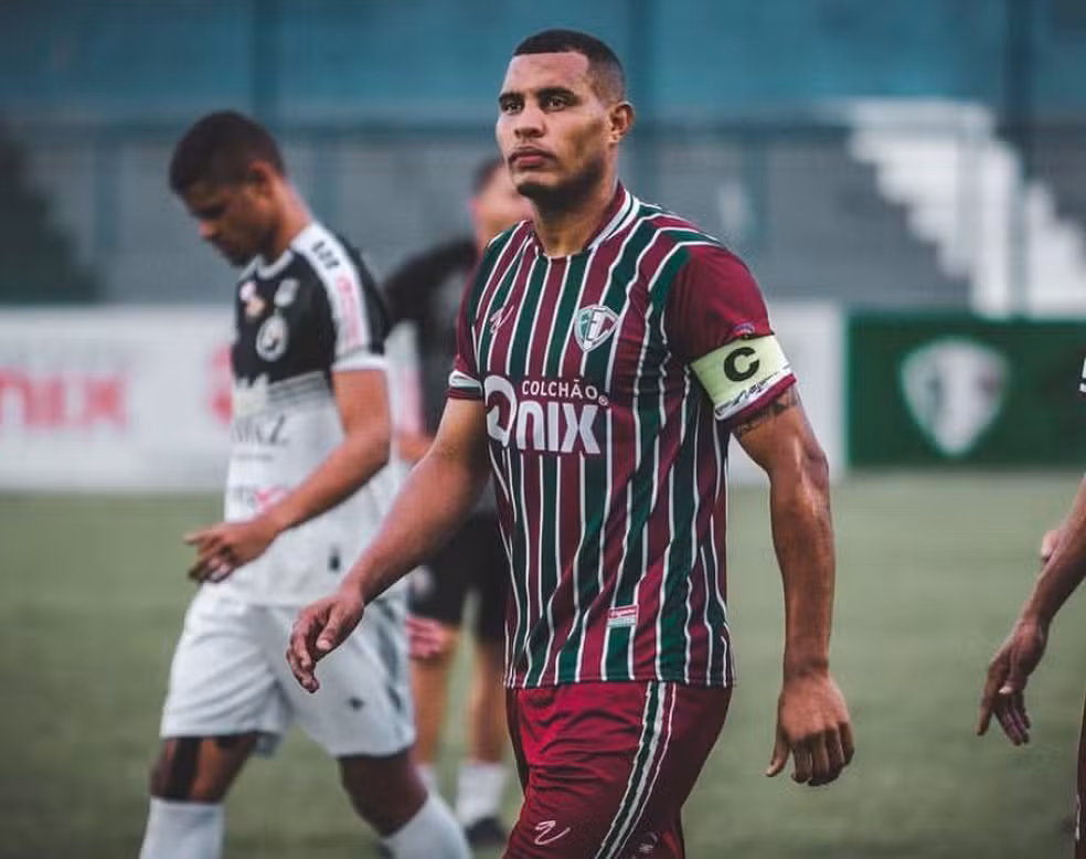 Ex-jogador do Fluminense-PI, Michel morre aos 33 anos em acidente de carro na Bahia