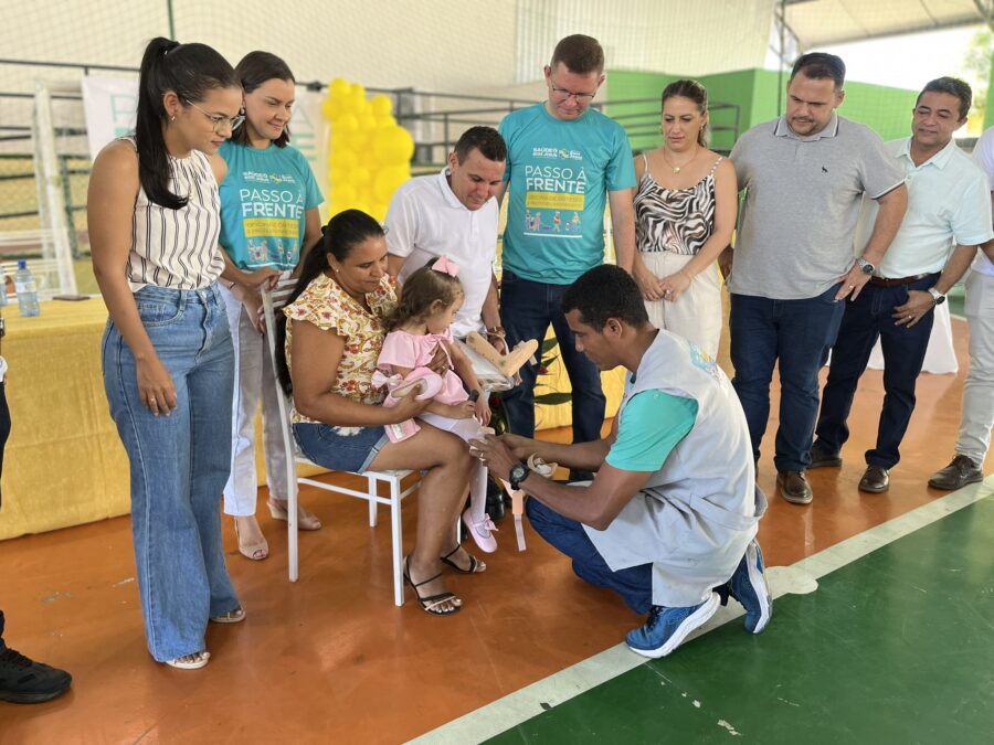 Governo do Piauí entrega mais de 1.300 meios auxiliares de locomoção no Sul do estado pelo programa “Passo à Frente”