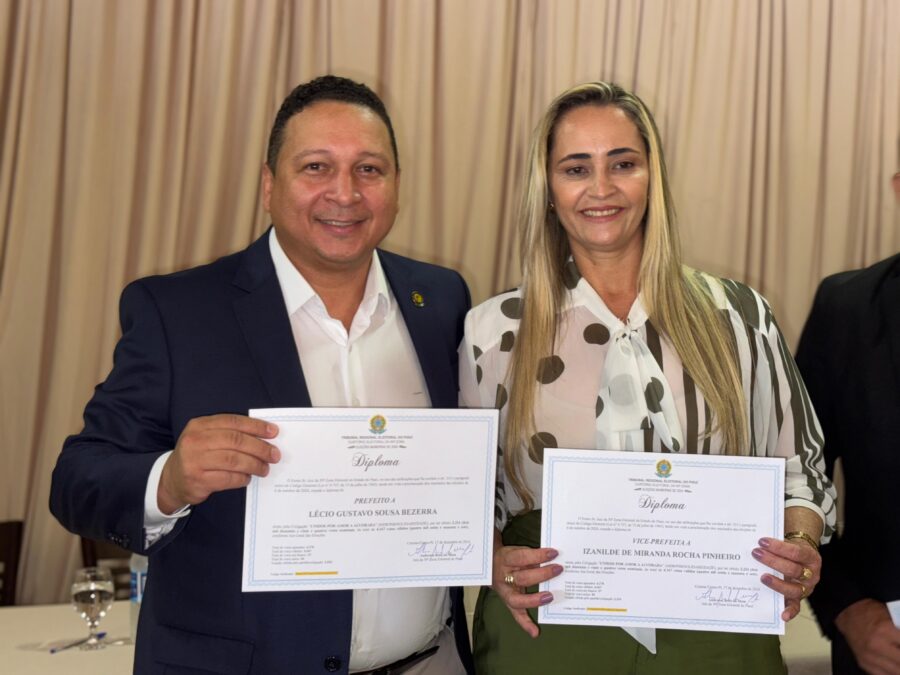 Prefeito reeleito de Alvorada do Gurguéia, Lécio Gustavo, é diplomado em cerimônia na 59ª Zona Eleitoral