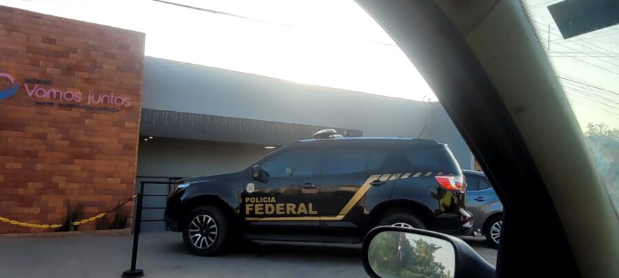 Polícia Federal faz buscas em ONG fundada por vereadora eleita e apreende R$ 100 mil