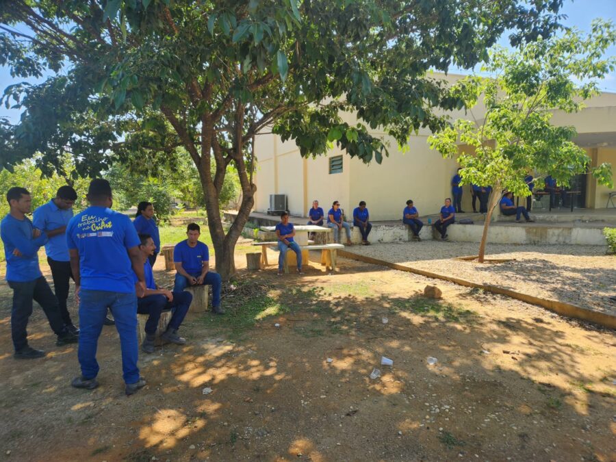 Servidores terceirizados da UFPI em Bom Jesus paralisam atividades por atrasos Salariais