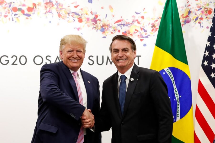 Moraes nega devolução de passaporte e Bolsonaro não vai à posse de Trump