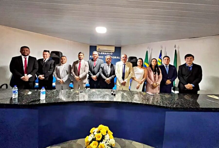 Felipe Dias toma posse para segundo mandato e faz história em Cristino Castro