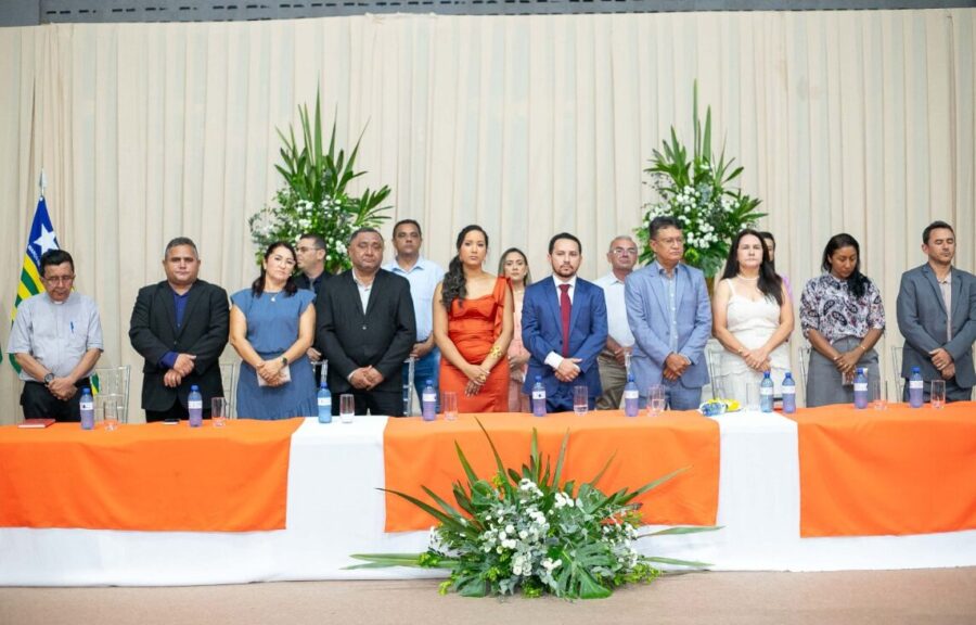 Hugo Rosal e Vanusa Borges tomam posse em Palmeira do Piauí