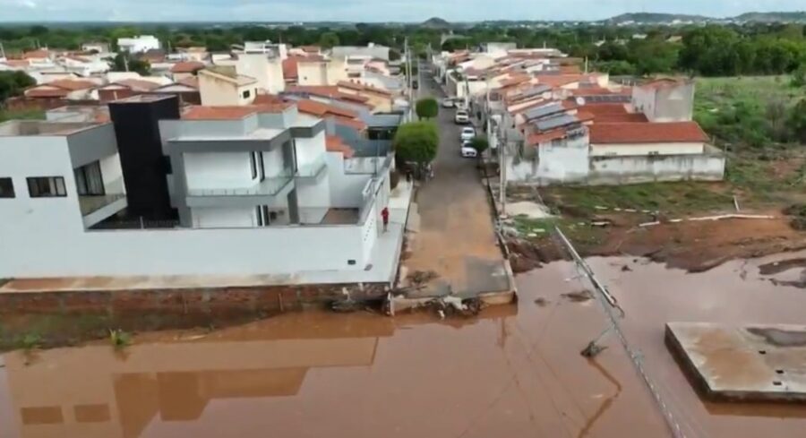 Famílias afetadas pelas chuvas em Picos vão receber antecipação do FGTS e Bolsa Família