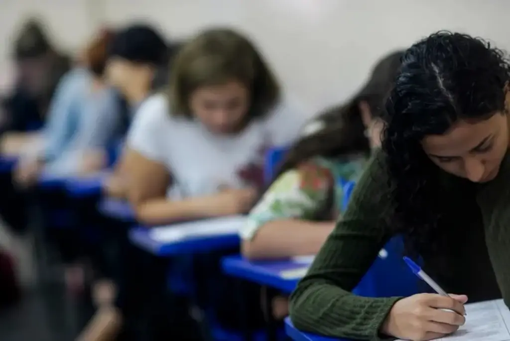 Projeto de Lei proíbe músicas de cunho erótico e de apologia ao crime em escolas no Piauí