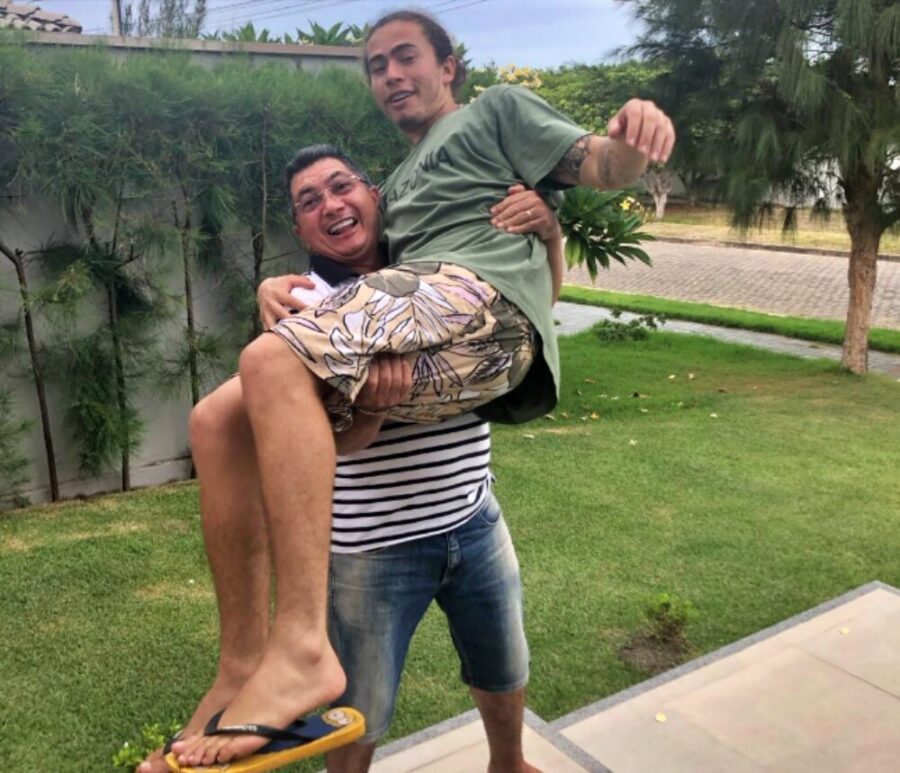 Pai de Whindersson Nunes atualiza saúde do filho, internado para cuidar da saúde mental