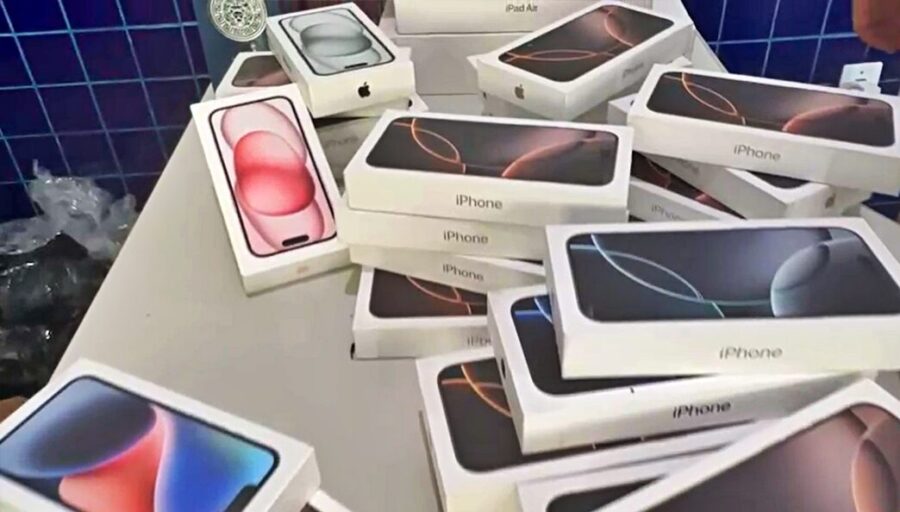 PRF apreende iPhones, eletrônicos e vinhos de origem estrangeira em ônibus na BR-230 em Floriano