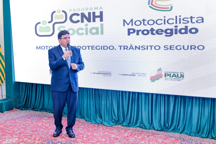 Governo do Estado lança programa que irá disponibilizar 60 mil CNHs e capacetes gratuitos