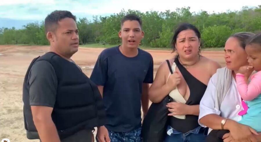 Helicóptero resgata família ilhada em alto-mar após pane em embarcação no Piauí