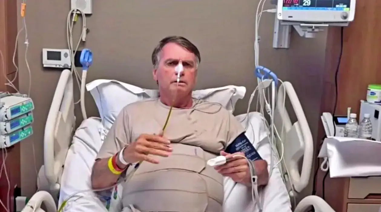 Bolsonaro tem piora clínica e segue sem previsão de alta da UTI