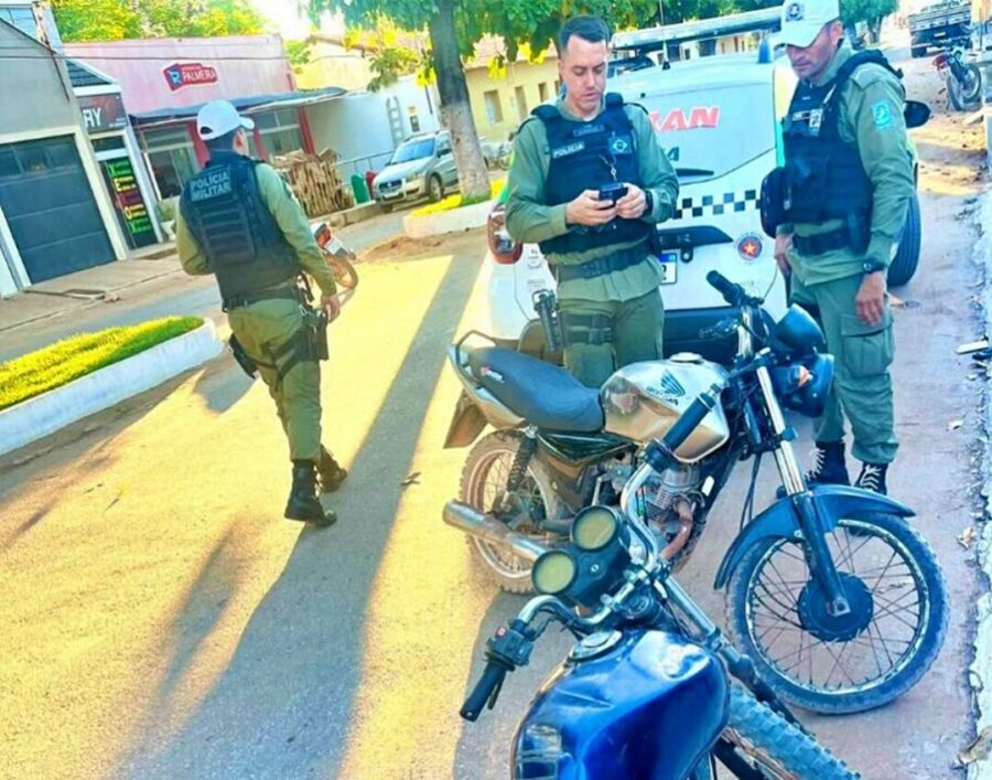 Polícia Militar apreende três motocicletas durante fiscalização em Palmeira do Piauí