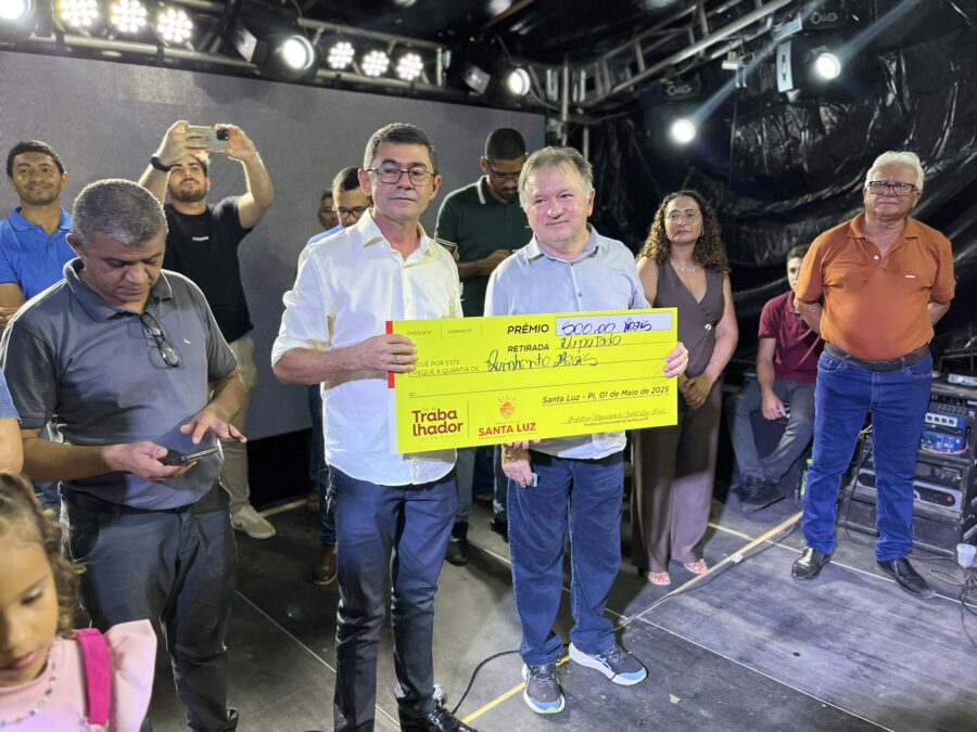 Santa Luz celebra 1ª Festa do Trabalhador com shows, sorteios e anúncios de obras