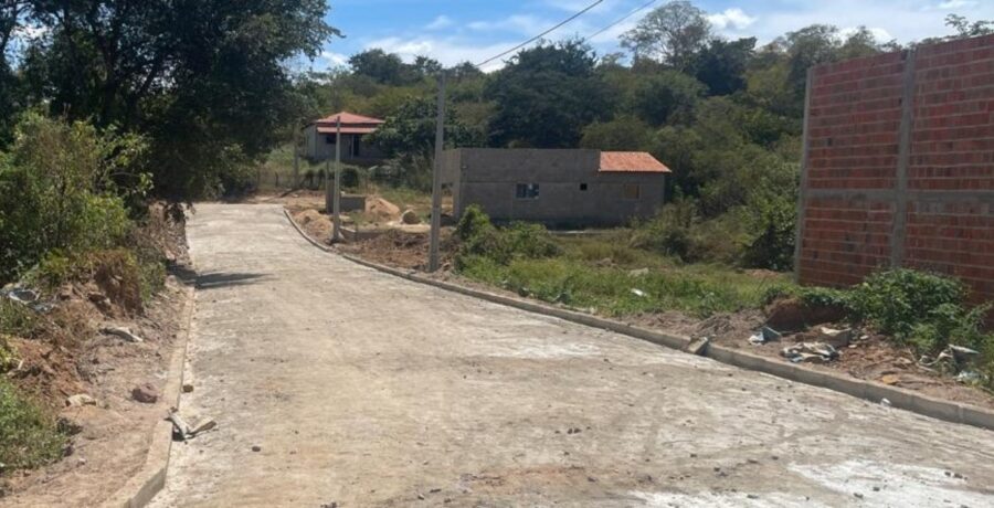 Obra do Idepi leva pavimentação em paralelepípedo para ruas de Júlio Borges