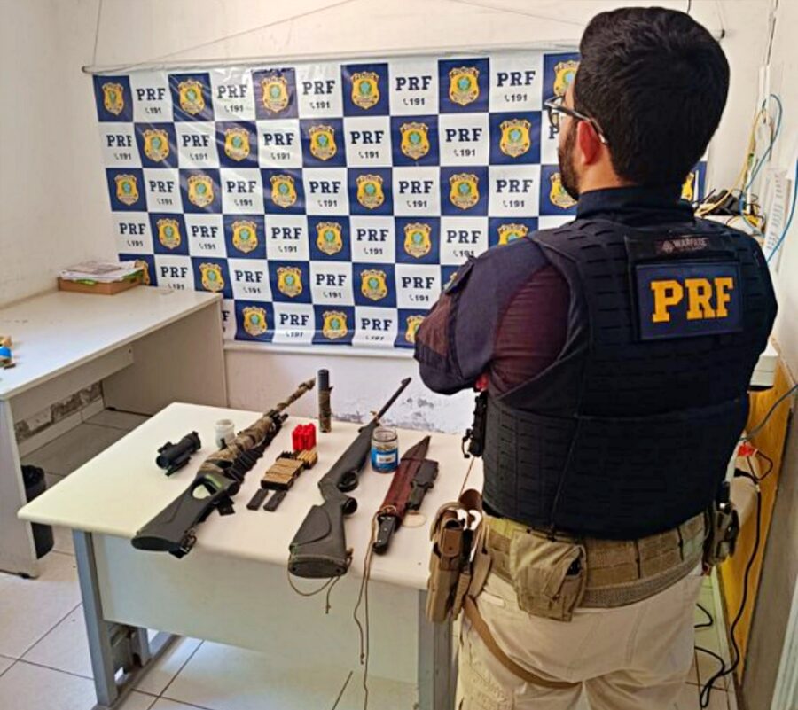 PRF Apreende Armas, Munições e Acessórios Irregulares na BR-135 em Bom Jesus