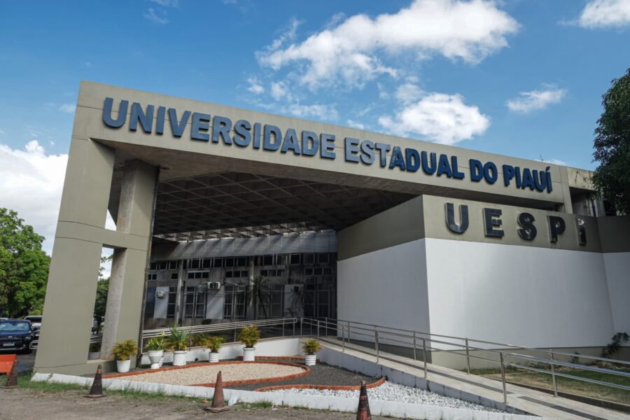 Uespi oferece 100 vagas de auxílio-creche no valor de R$ 300 para estudantes com filhos pequenos; confira aqui o edital