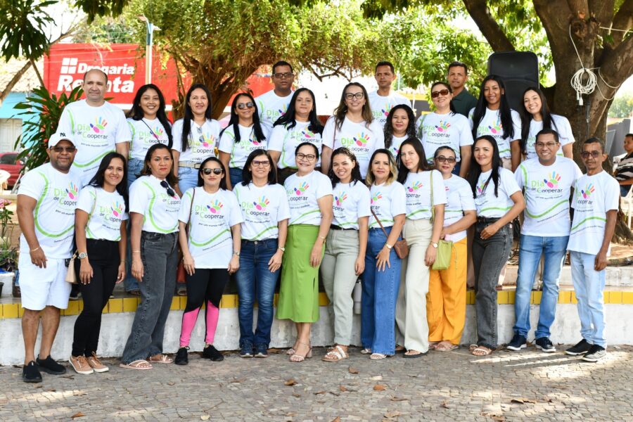 Cooperativa Educacional Peniel celebra o 'Dia C' com ação social no centro de Bom Jesus