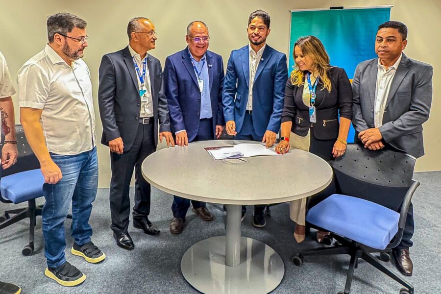 Prefeito Felipe Dias assina contrato de R$ 17 milhões para obras estruturantes em Cristino Castro