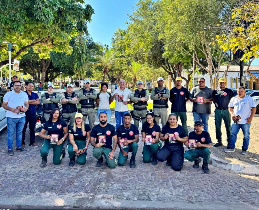 Secretaria de Meio Ambiente realiza blitz educativa contra queimadas no centro de Bom Jesus