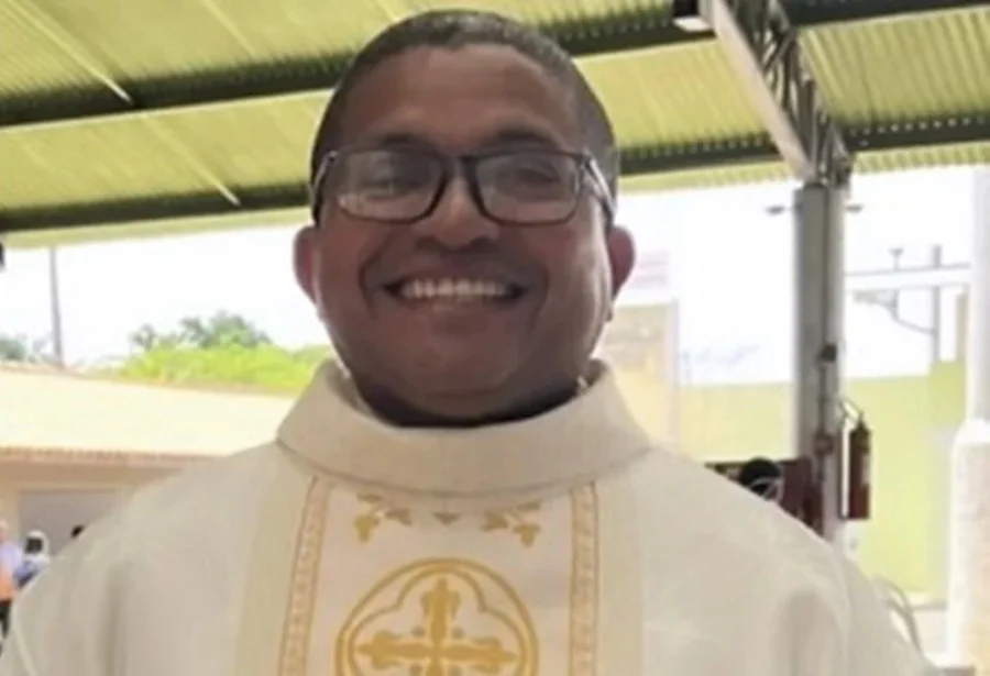 Padre é afastado após suspeita de abusos sexuais contra meninas em Timon