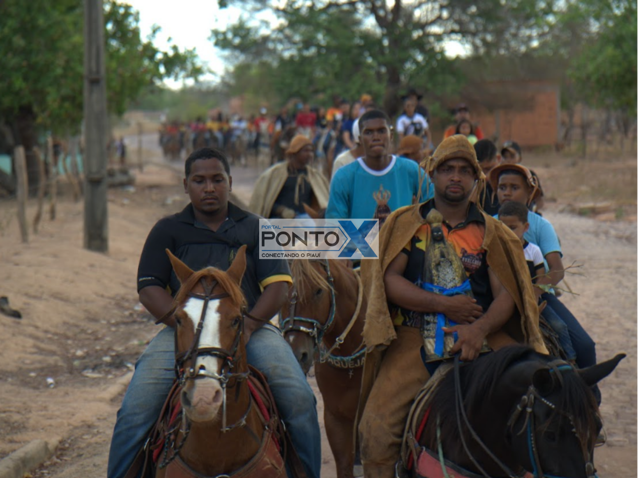 Grande Cavalgada da Comunidade Barracão celebra fé, tradição e cultura sertaneja em Redenção do Gurgueia
