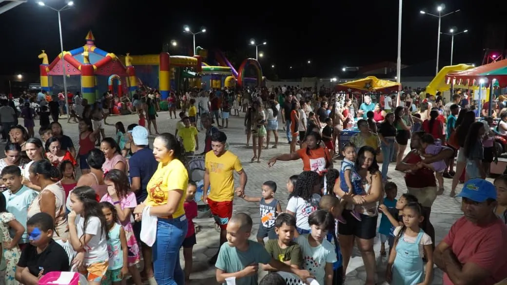 68ed5f571c5ba_prefeitura-de-cristino-castro-realiza-festa-em-comemoracao-ao-dia-das-criancas--107e4e9a4714318d